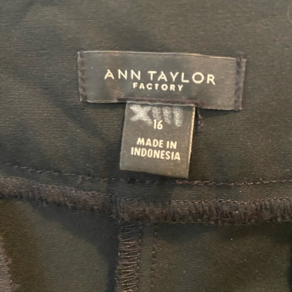 Ann Taylor Black women's pant‎ size 16, straight leg trouser dress pant - Picture 4 of 7